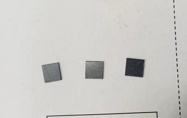 石墨片用什么切割呢？精密激光切割機！(圖1)